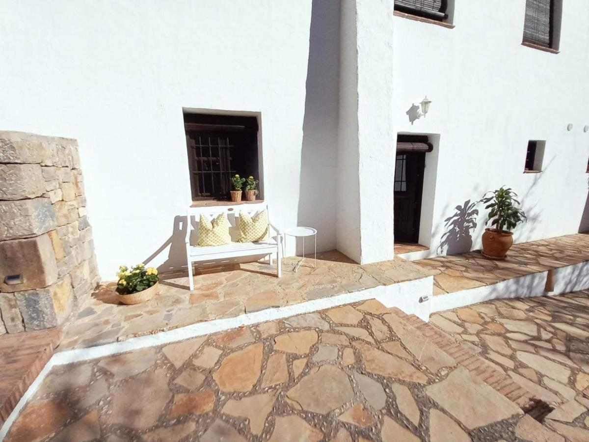 Cortijo La Fe Guest House Montefrio Exterior photo